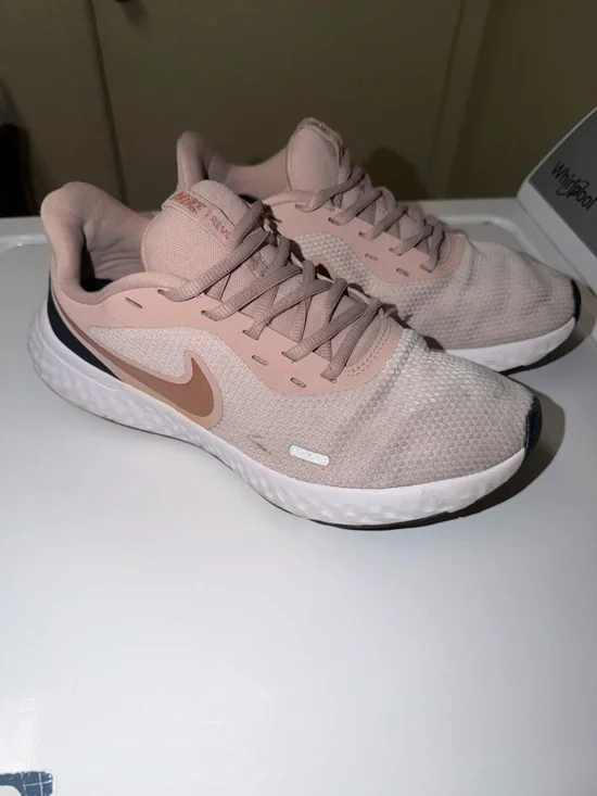 Nike Women's React Pink Running Shoes - Picture 2 of 7